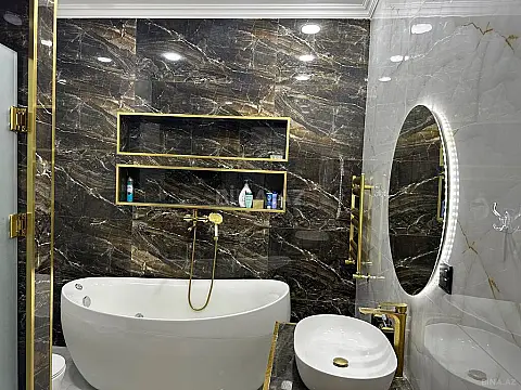 Satılır 3 otaqlı mənzil 138 m²