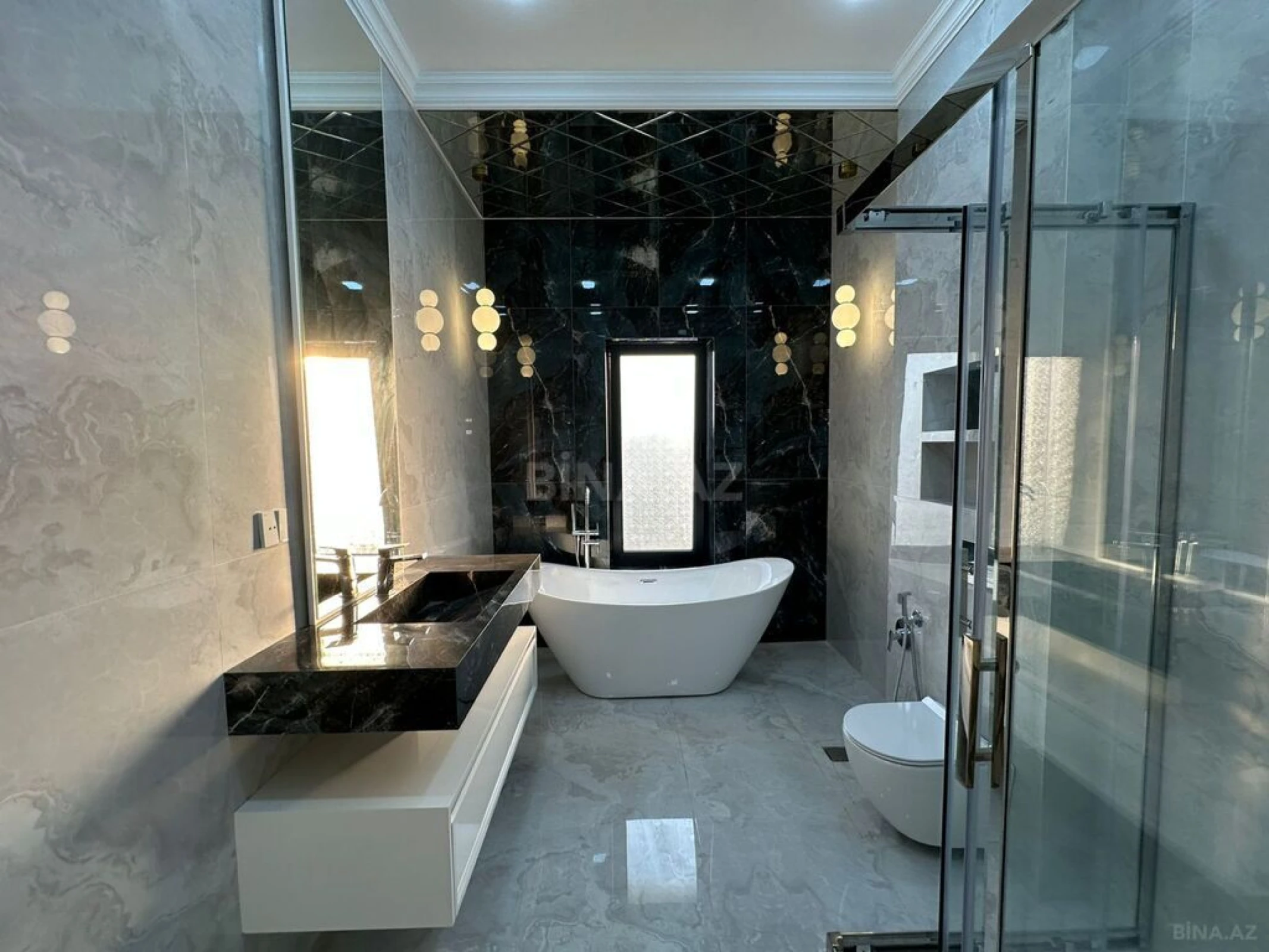 Satılır 6 otaqlı həyət evi 460 m²