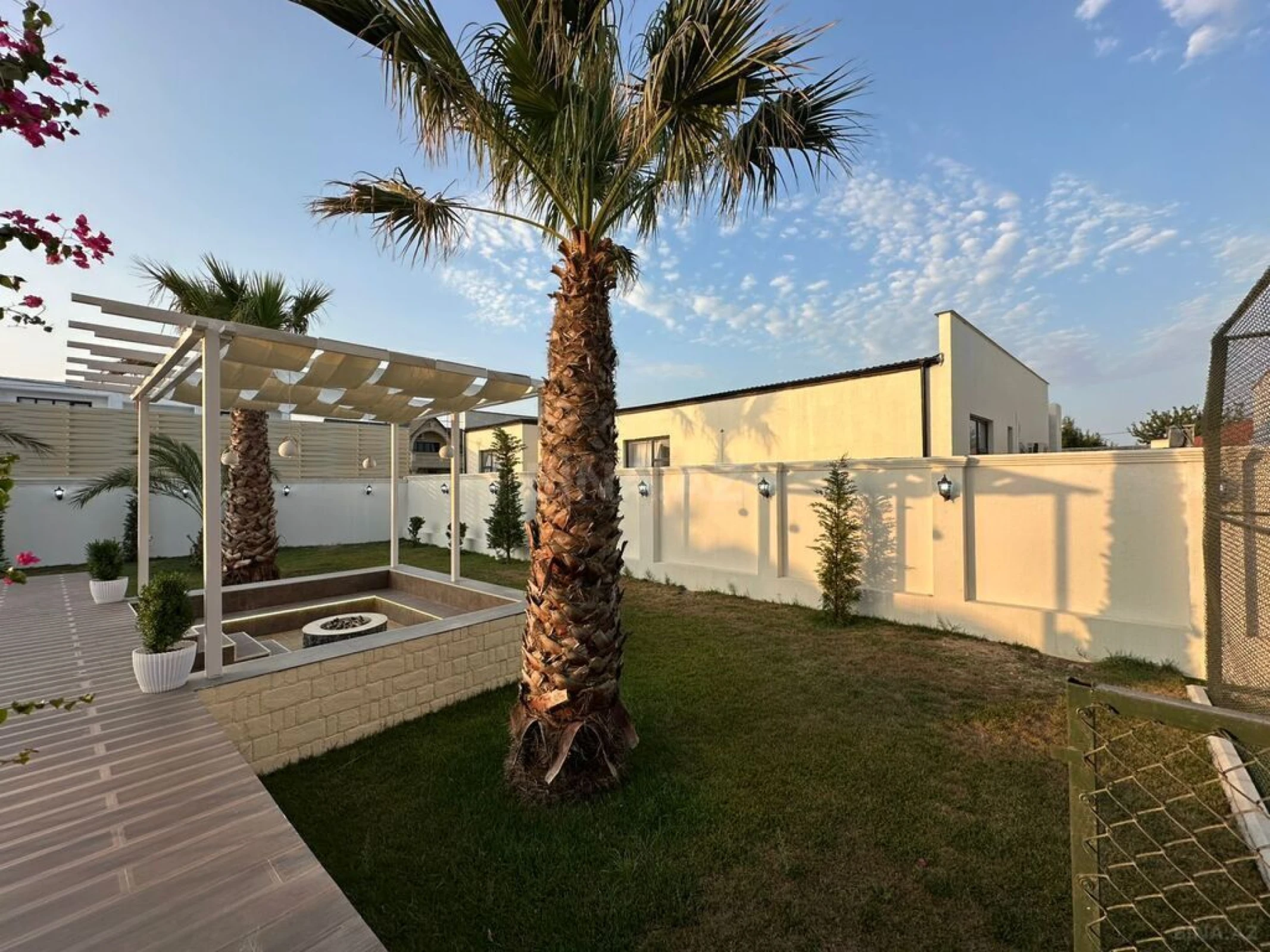 Satılır 6 otaqlı həyət evi 460 m²