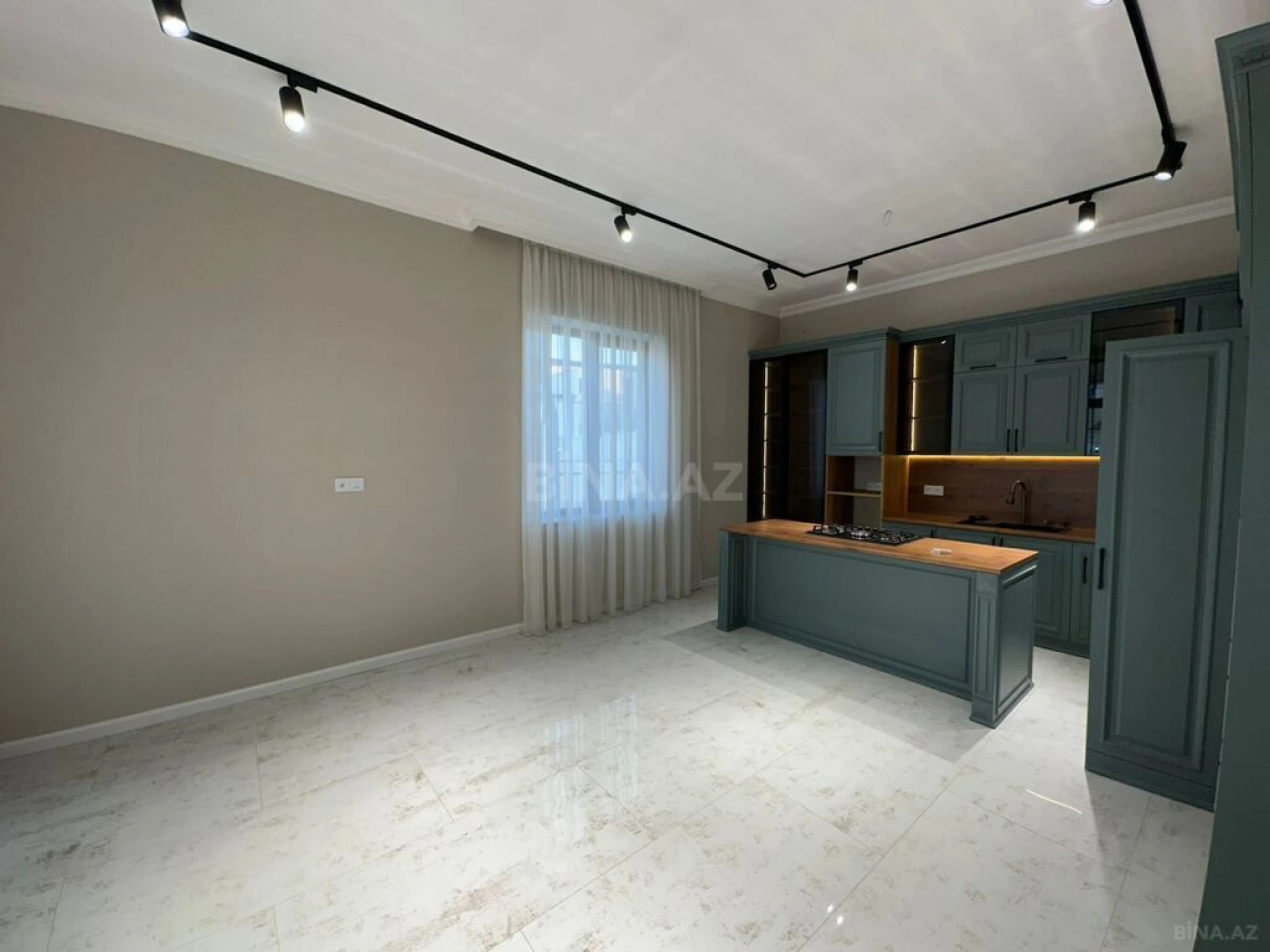 Satılır 6 otaqlı həyət evi 460 m²