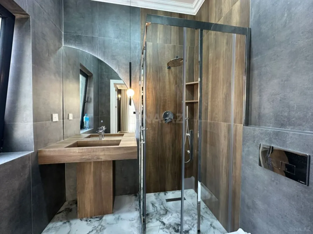 Satılır 6 otaqlı həyət evi 460 m²