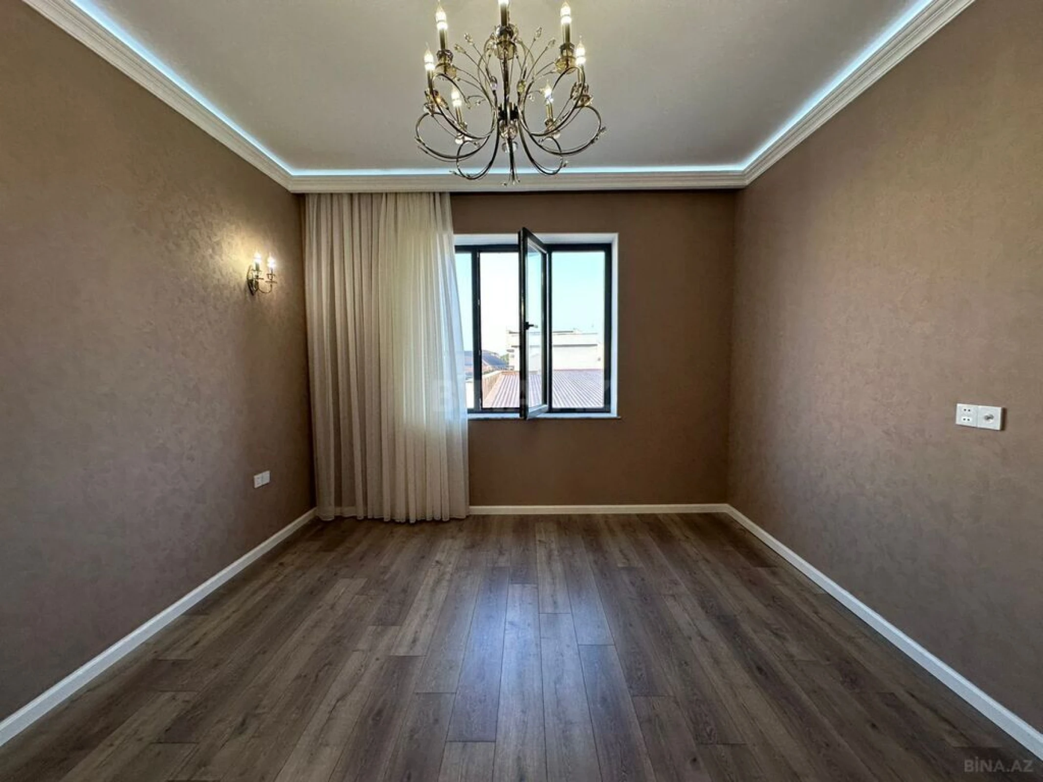 Satılır 6 otaqlı həyət evi 460 m²