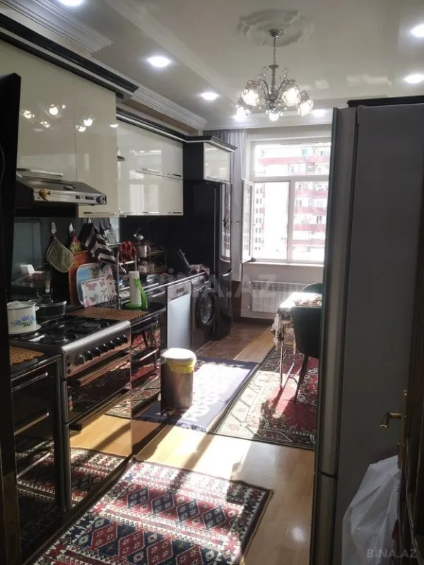 Satılır 3 otaqlı mənzil 108 m²