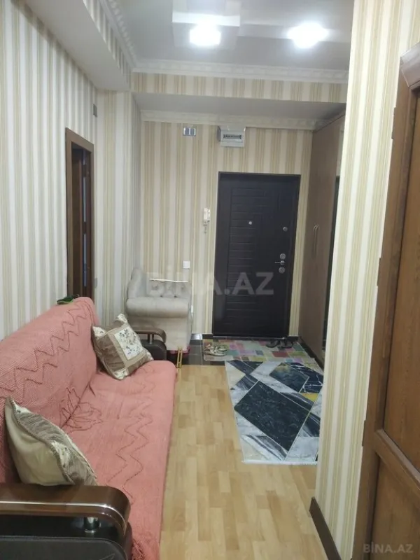 Satılır 3 otaqlı mənzil 108 m²