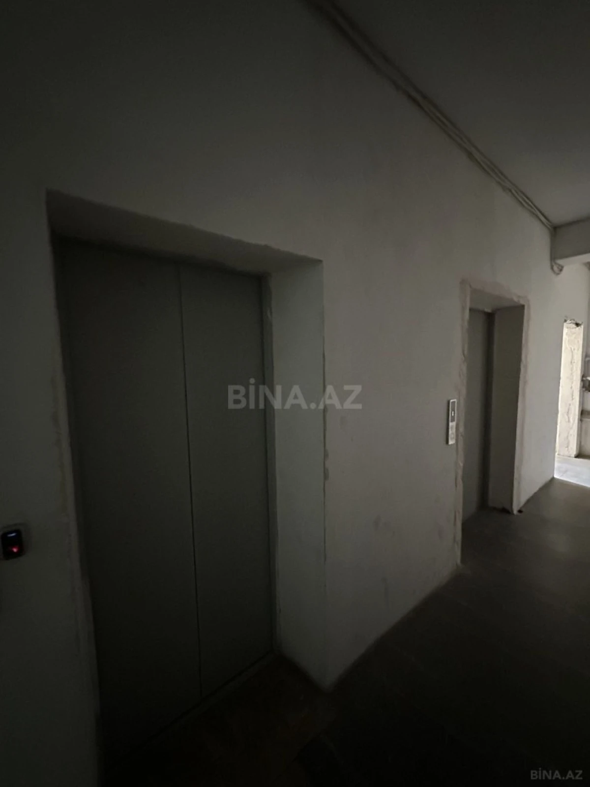 Satılır 3 otaqlı mənzil 130 m²