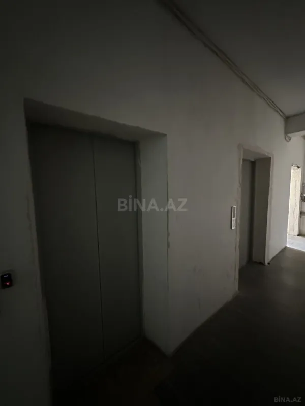 Satılır 3 otaqlı mənzil 130 m²