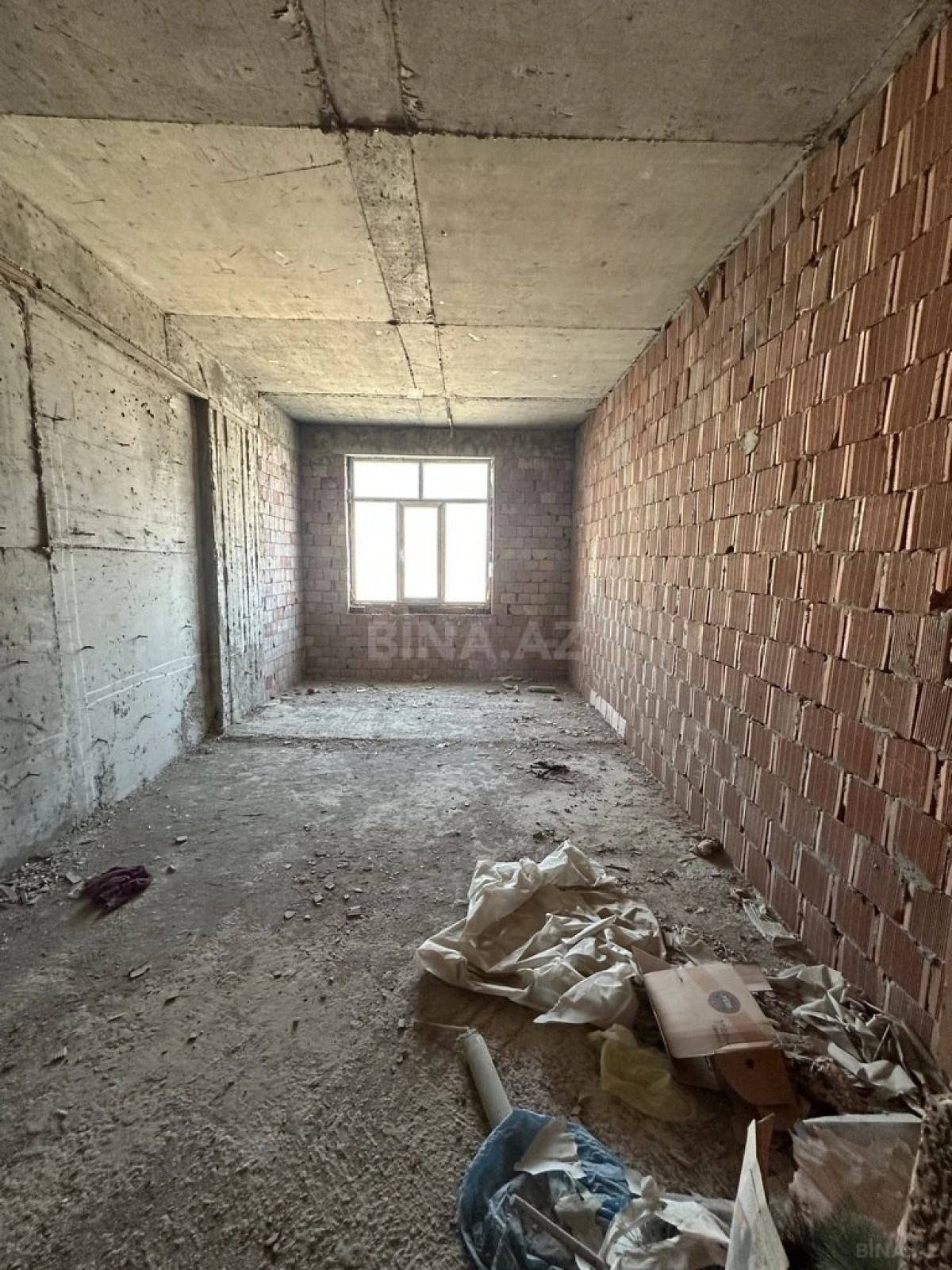 Satılır 3 otaqlı mənzil 130 m²