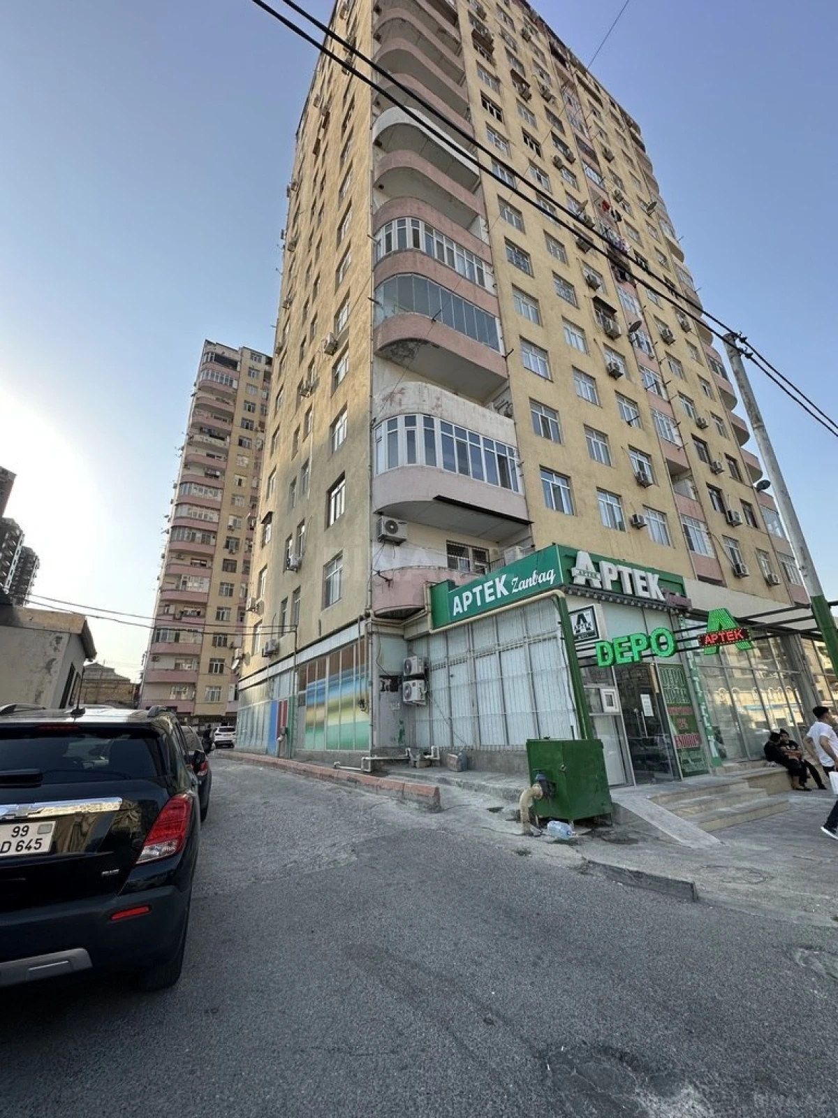 Satılır 3 otaqlı mənzil 130 m²
