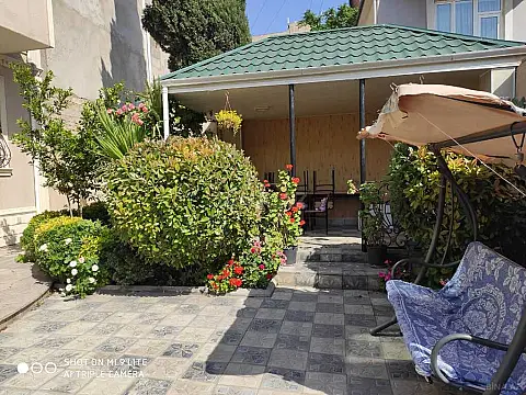 Satılır 7 otaqlı həyət evi 224 m²