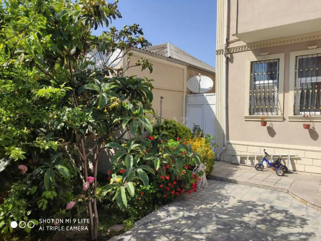 Satılır 7 otaqlı həyət evi 224 m²