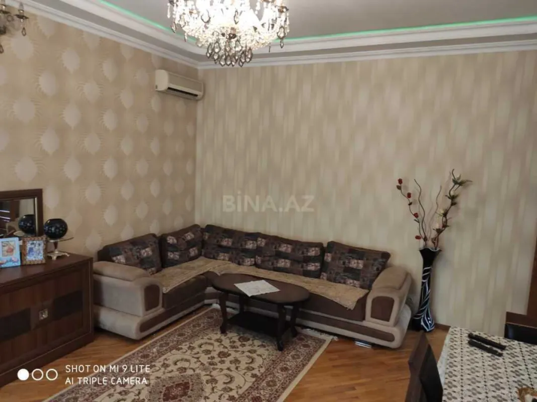 Satılır 7 otaqlı həyət evi 224 m²
