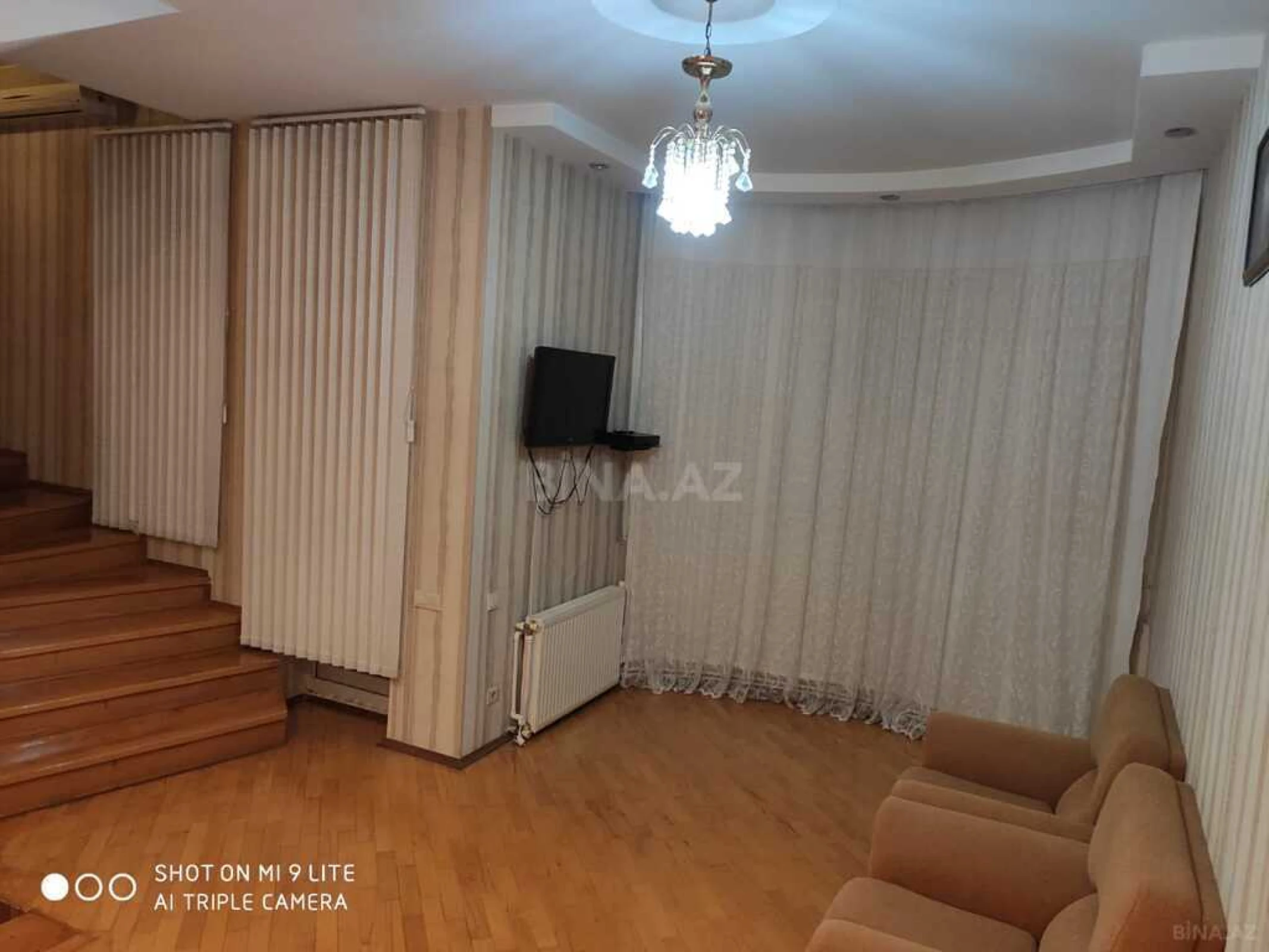 Satılır 7 otaqlı həyət evi 224 m²