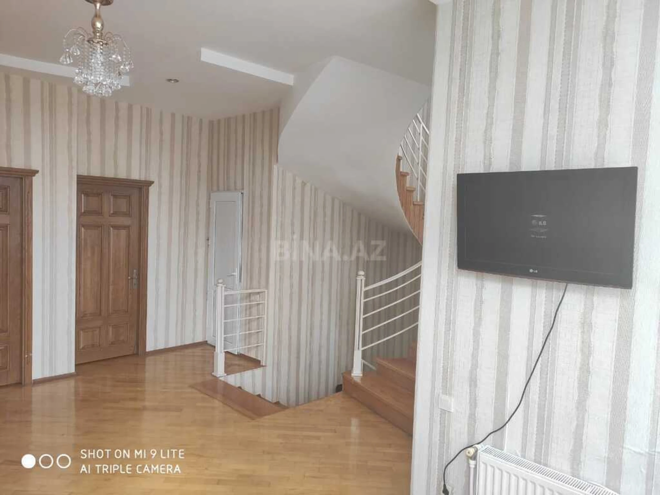 Satılır 7 otaqlı həyət evi 224 m²