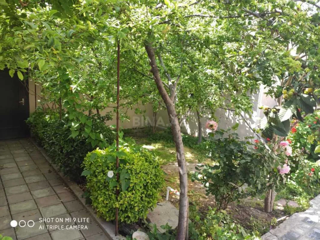 Satılır 7 otaqlı həyət evi 224 m²