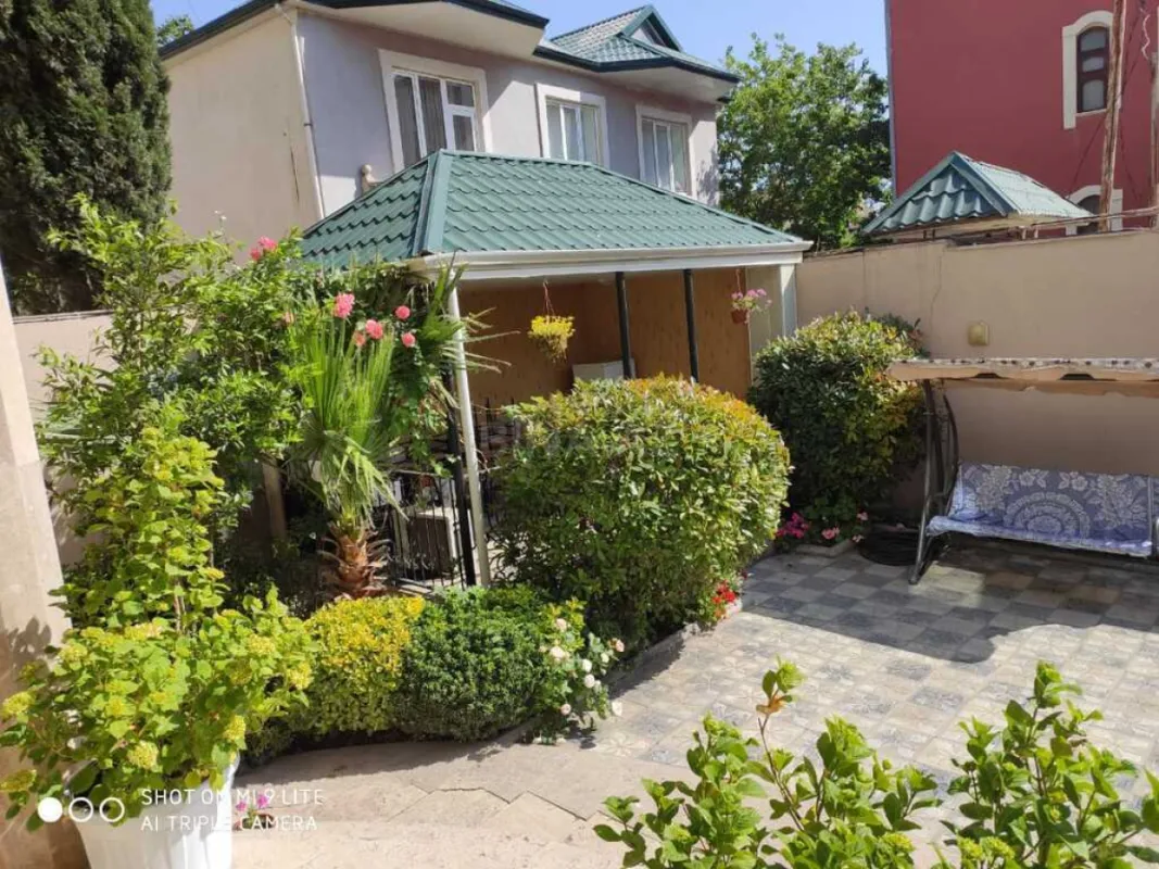 Satılır 7 otaqlı həyət evi 224 m²
