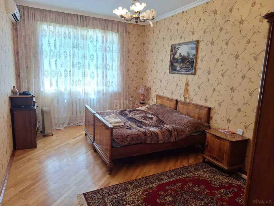 Satılır 6 otaqlı həyət evi 400 m²