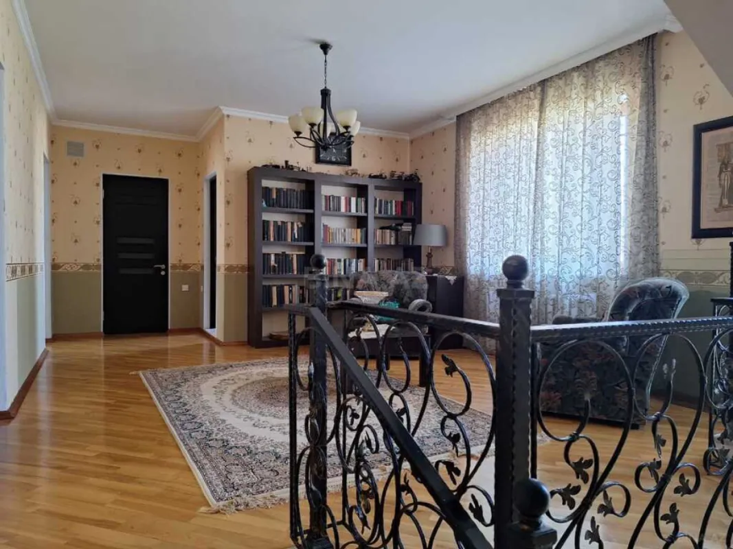Satılır 6 otaqlı həyət evi 400 m²