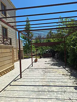 Satılır 6 otaqlı həyət evi 400 m²