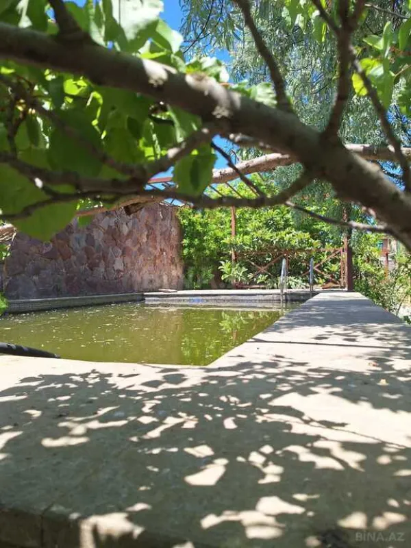 Satılır 6 otaqlı həyət evi 400 m²