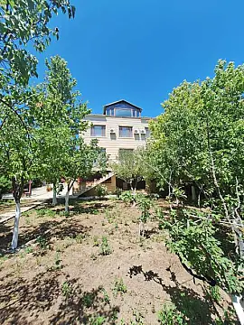 Satılır 6 otaqlı həyət evi 400 m²