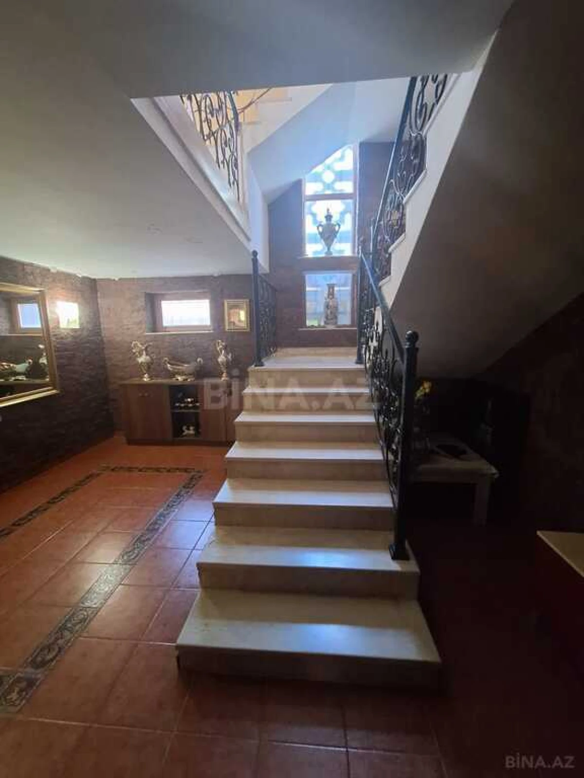 Satılır 6 otaqlı həyət evi 400 m²