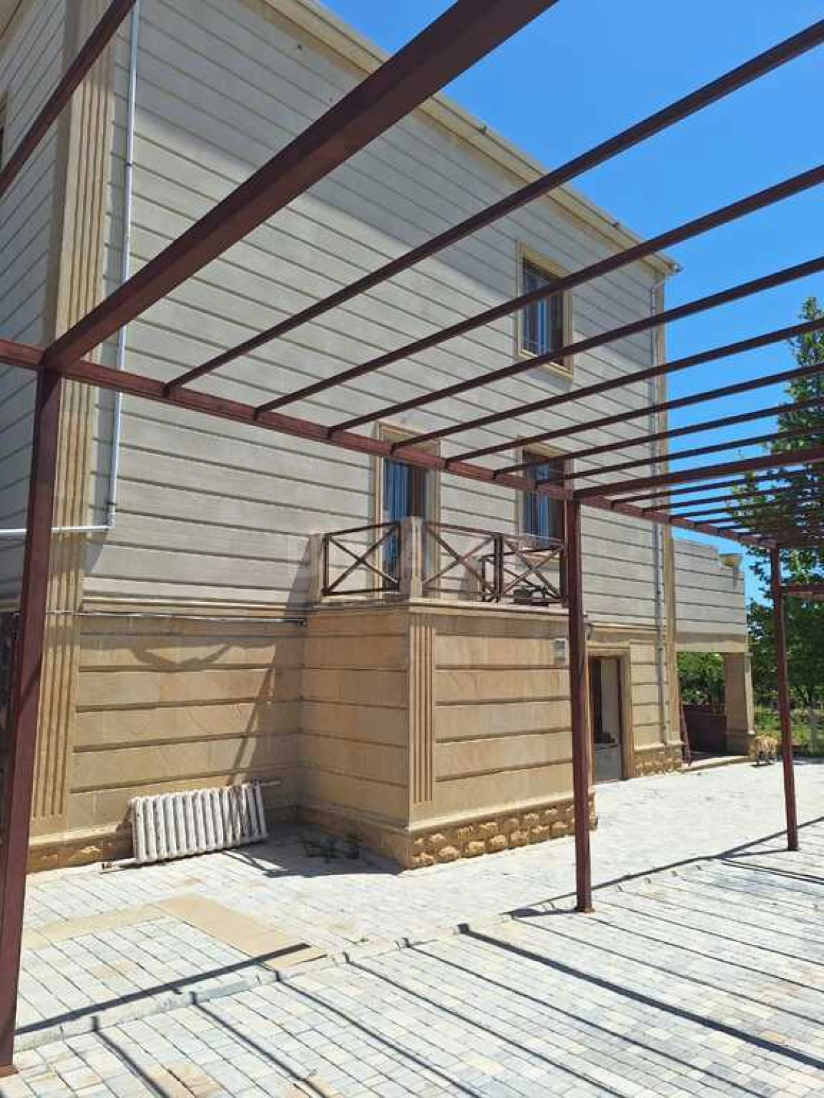 Satılır 6 otaqlı həyət evi 400 m²