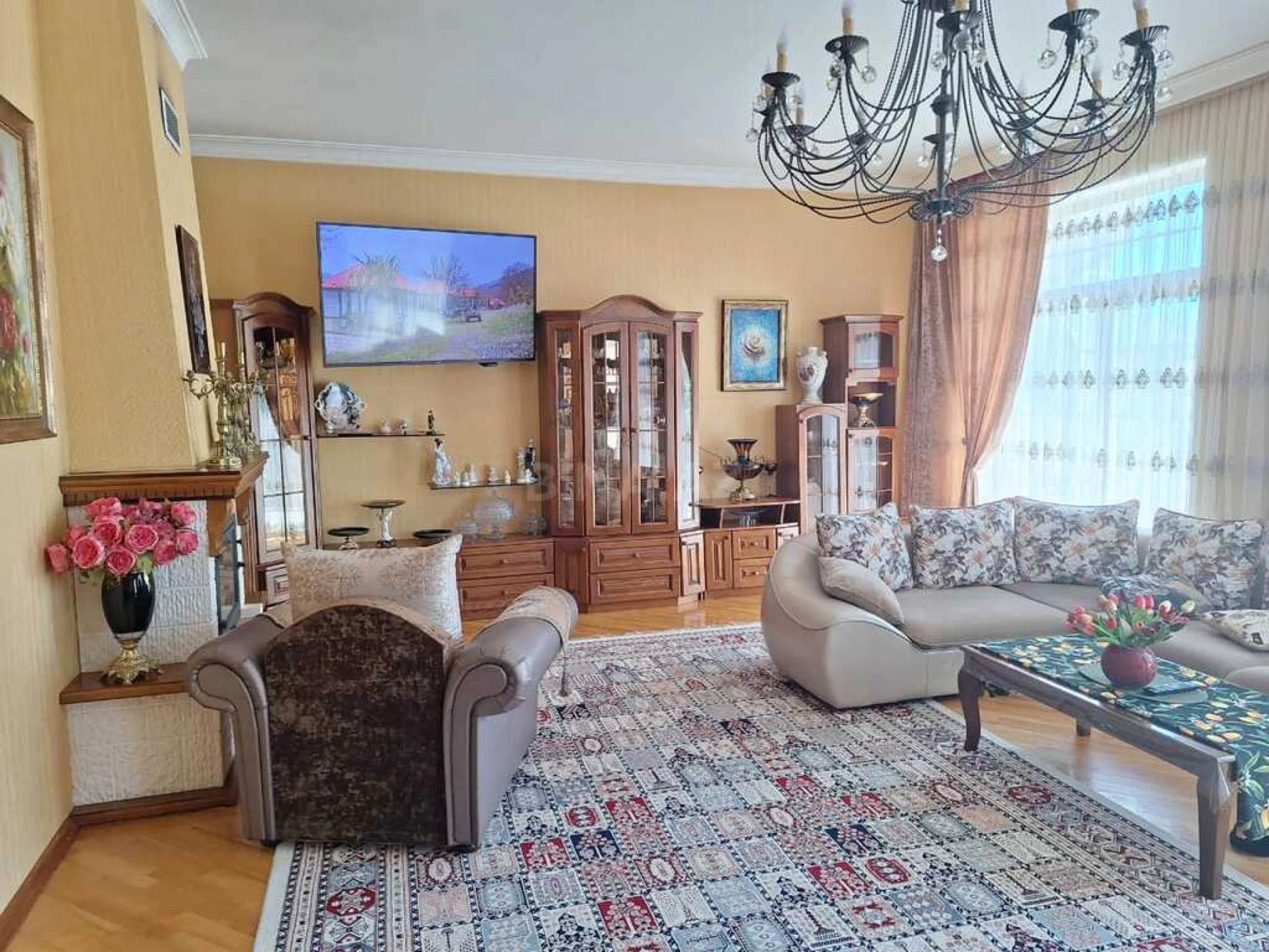 Satılır 6 otaqlı həyət evi 400 m²