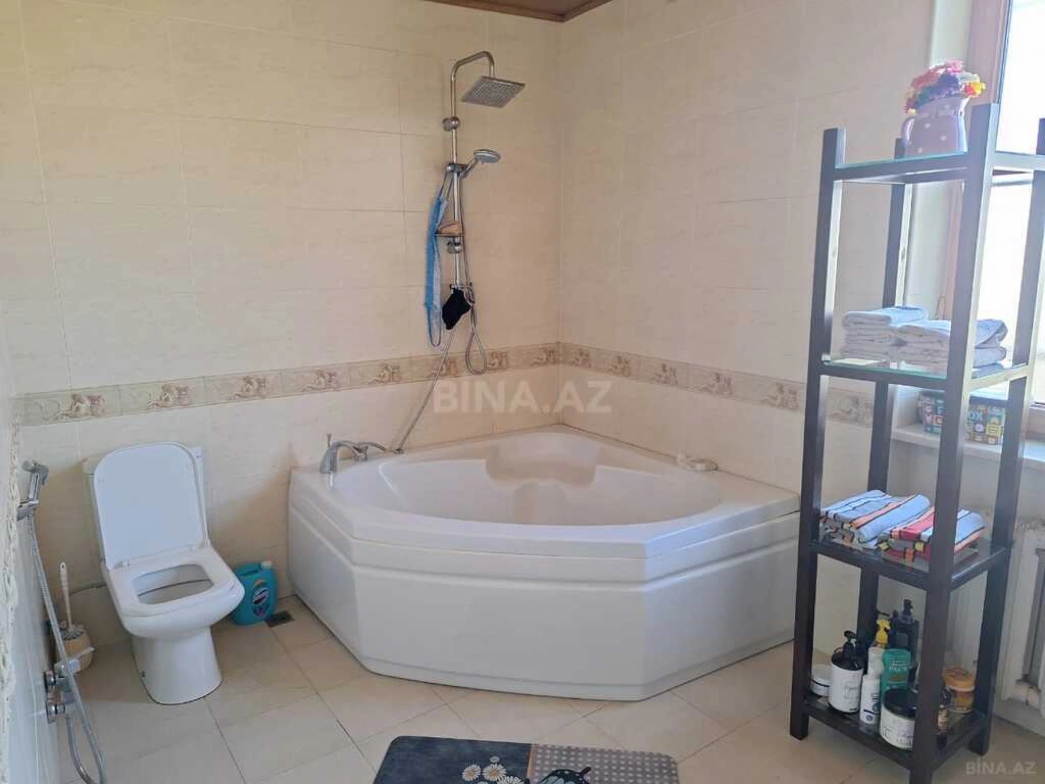 Satılır 6 otaqlı həyət evi 400 m²