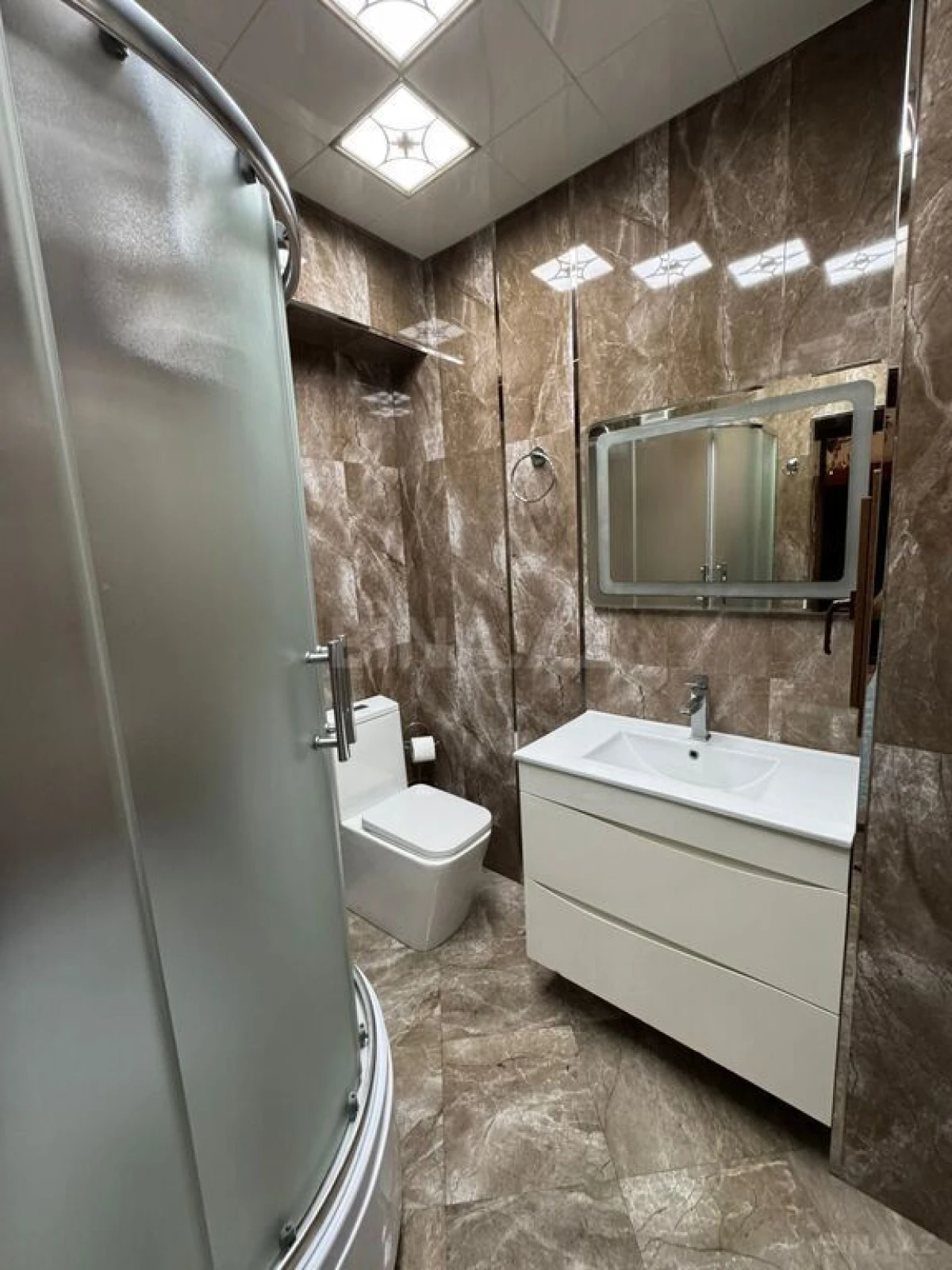 Satılır 4 otaqlı mənzil 110 m²