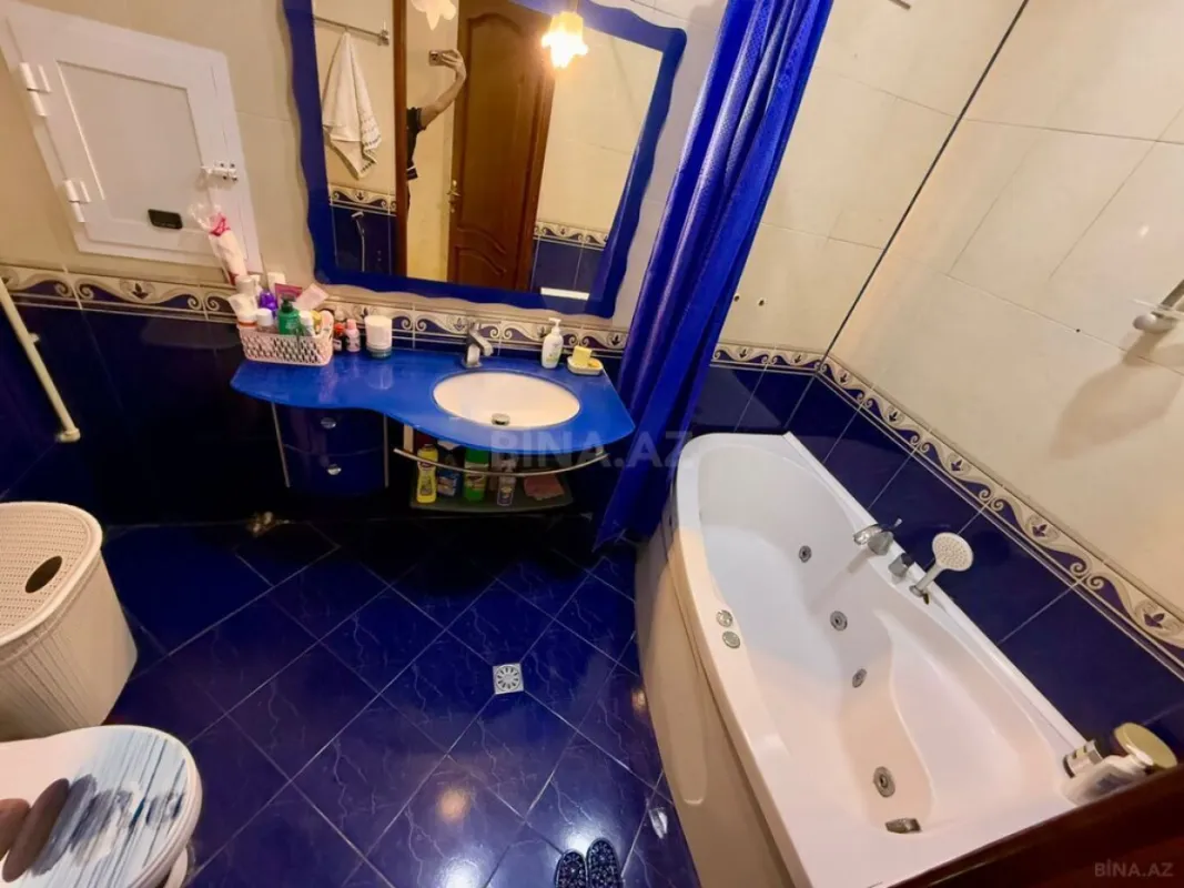 Kirayə verilir 4 otaqlı mənzil 140 m²