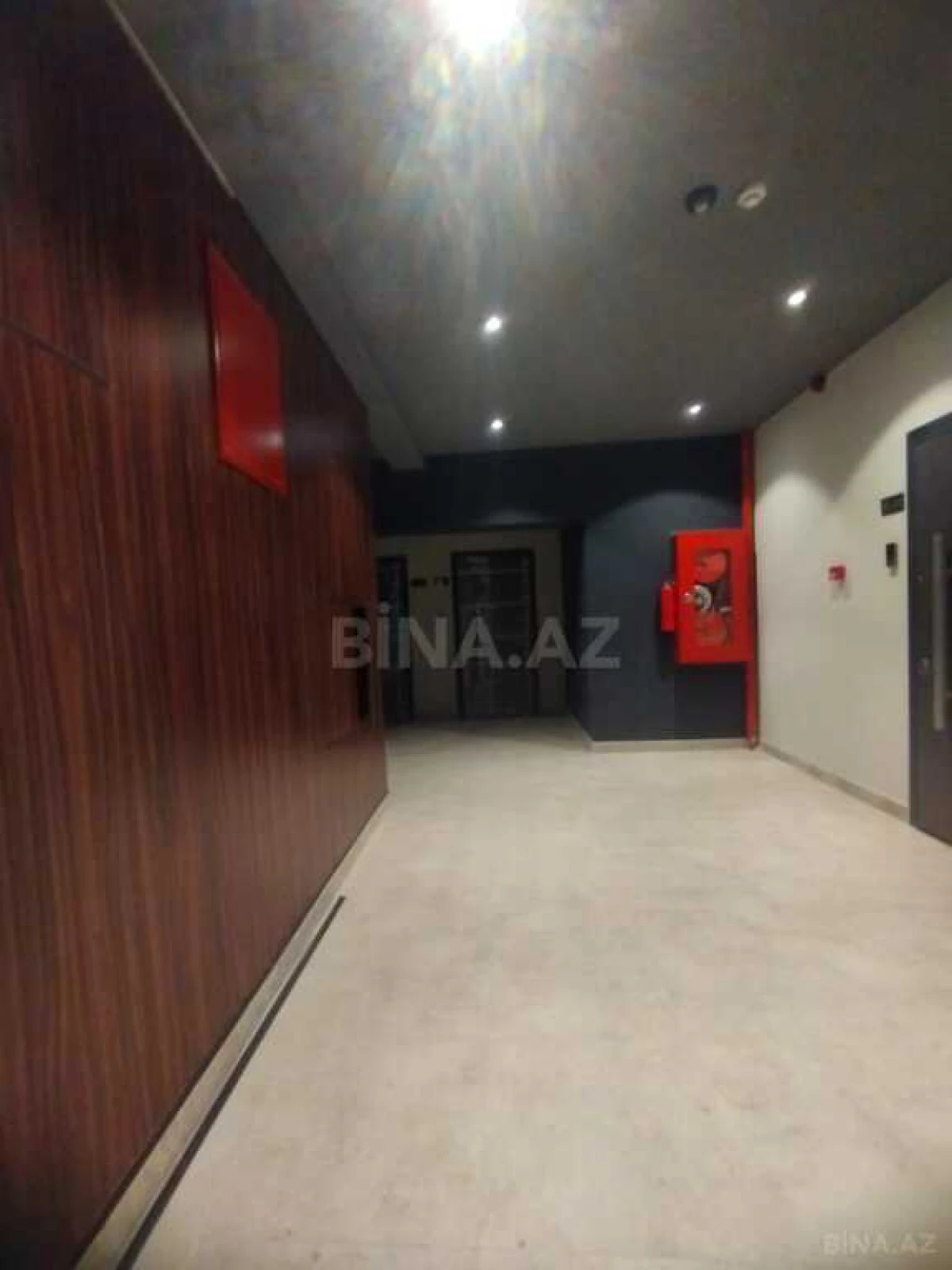 Satılır 3 otaqlı mənzil 127 m²