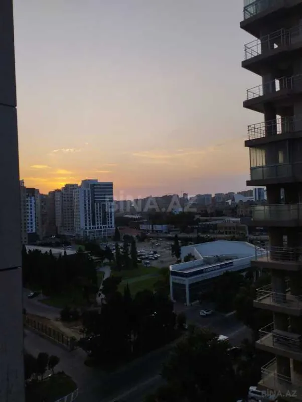 Satılır 3 otaqlı mənzil 127 m²