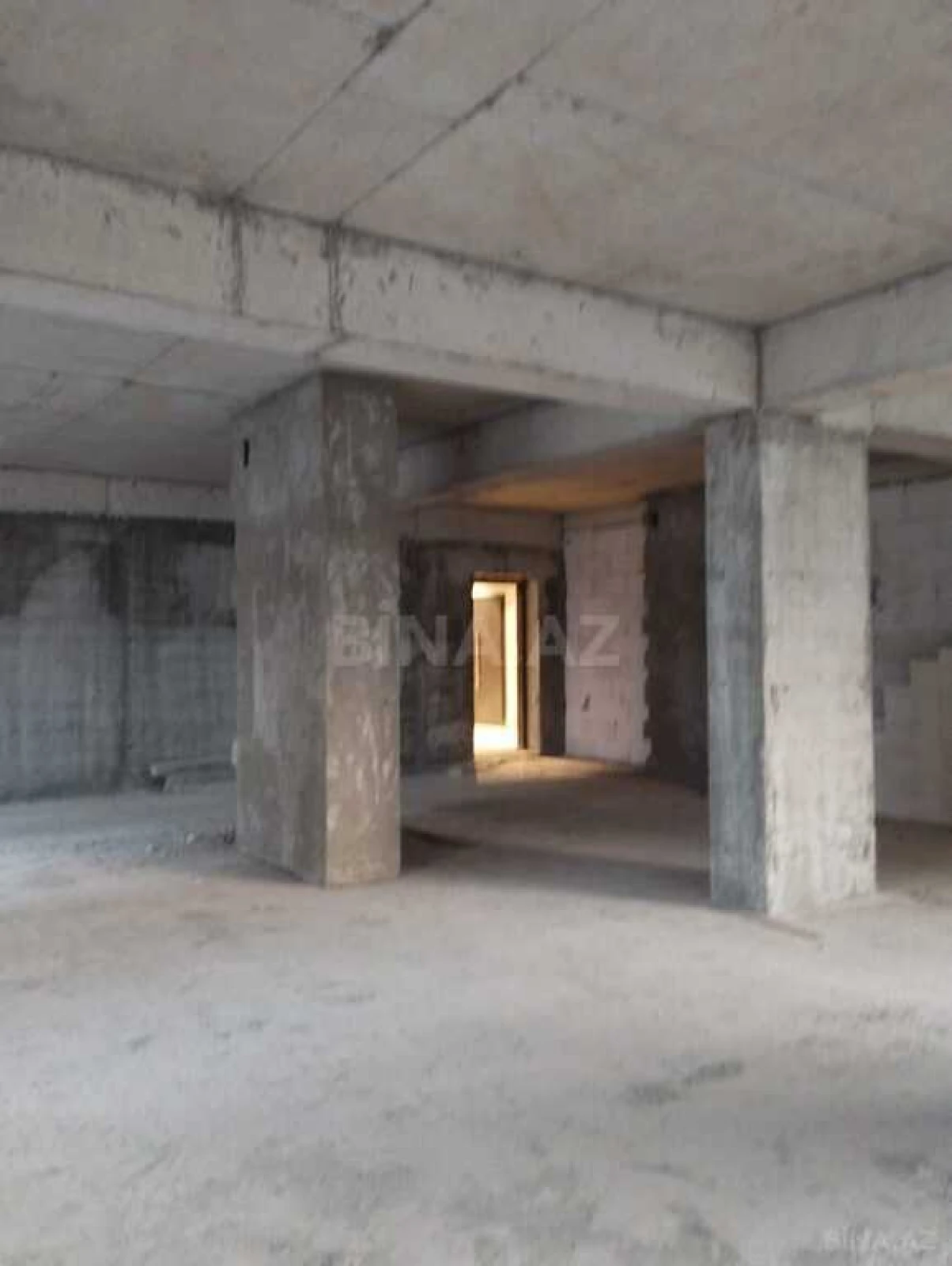 Satılır 3 otaqlı mənzil 127 m²