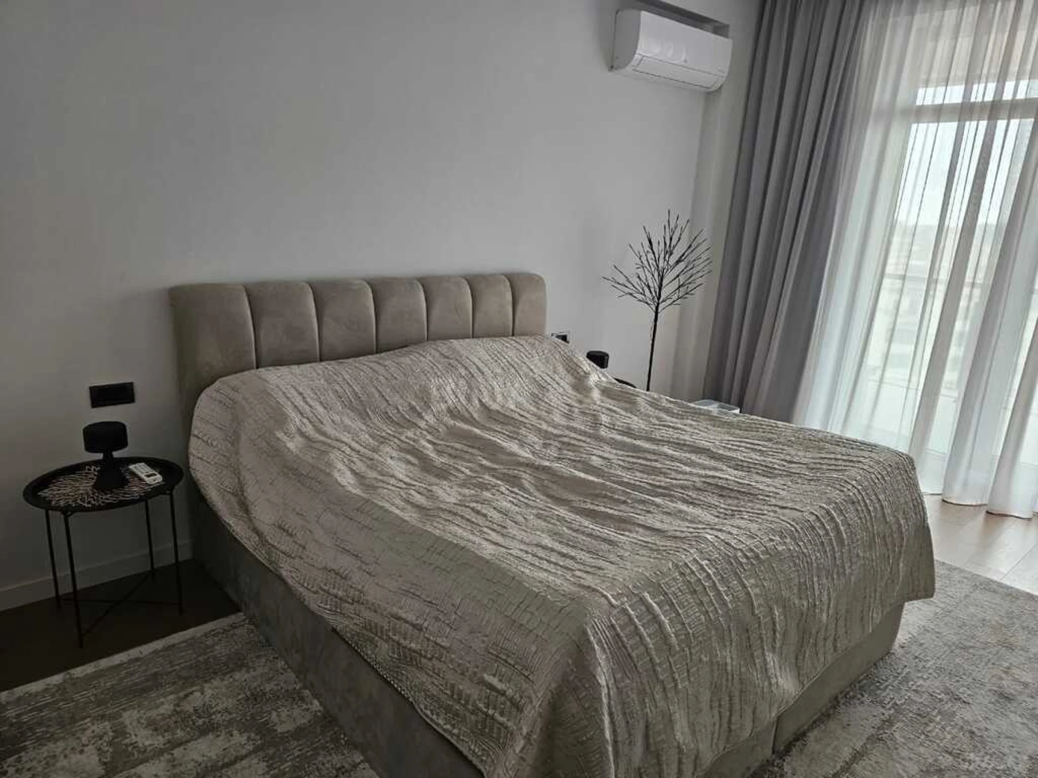 Satılır 4 otaqlı mənzil 154 m²