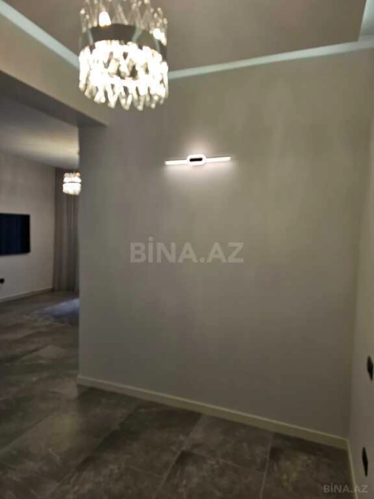 Satılır 4 otaqlı mənzil 154 m²
