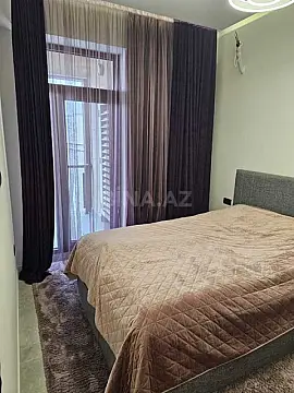 Satılır 4 otaqlı mənzil 154 m²