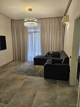 Satılır 4 otaqlı mənzil 154 m²