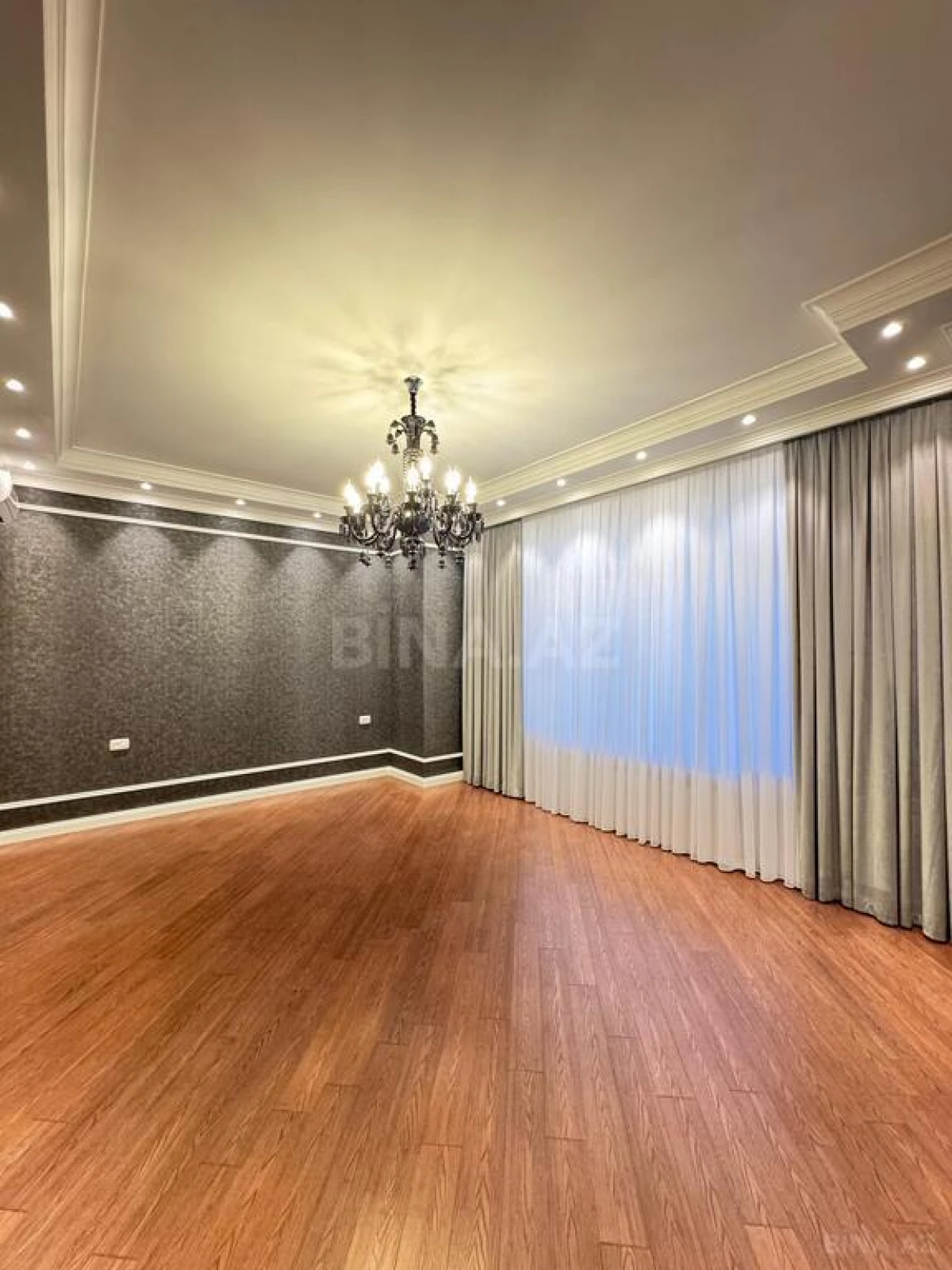 Satılır 7 otaqlı həyət evi 500 m²