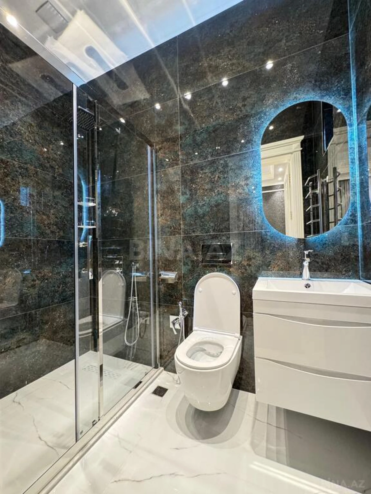 Satılır 7 otaqlı həyət evi 500 m²