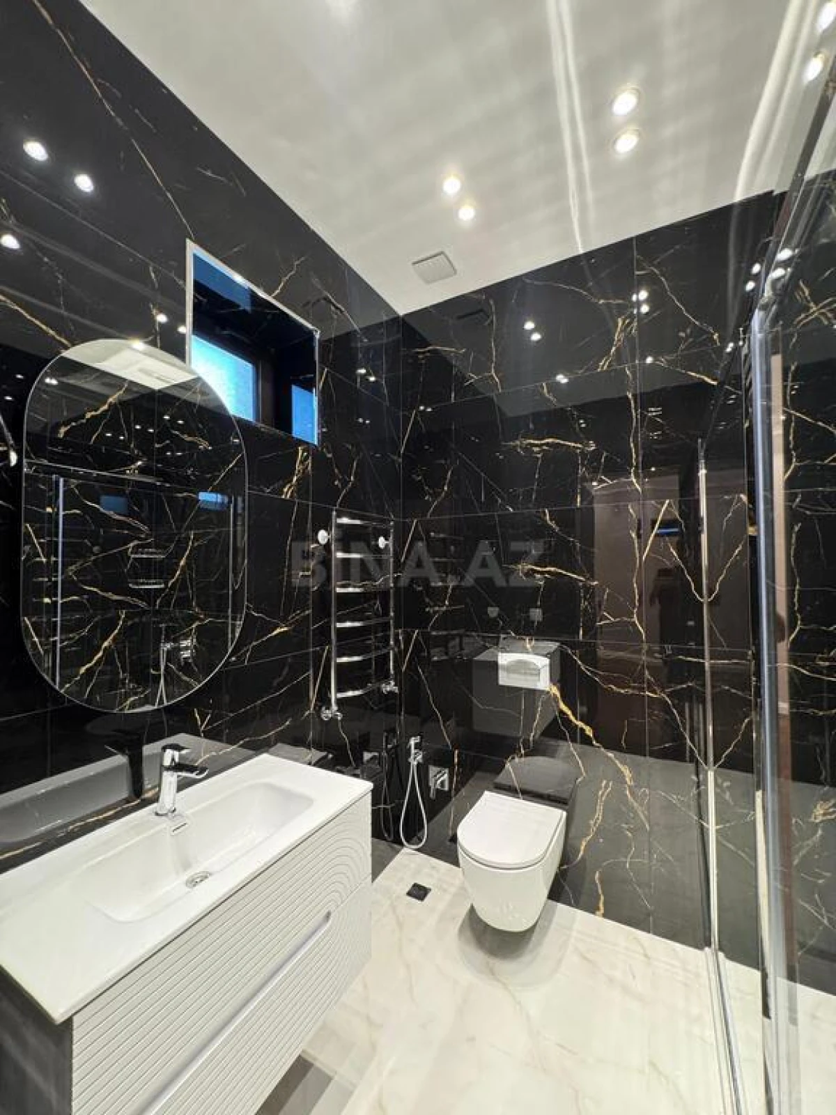 Satılır 7 otaqlı həyət evi 500 m²