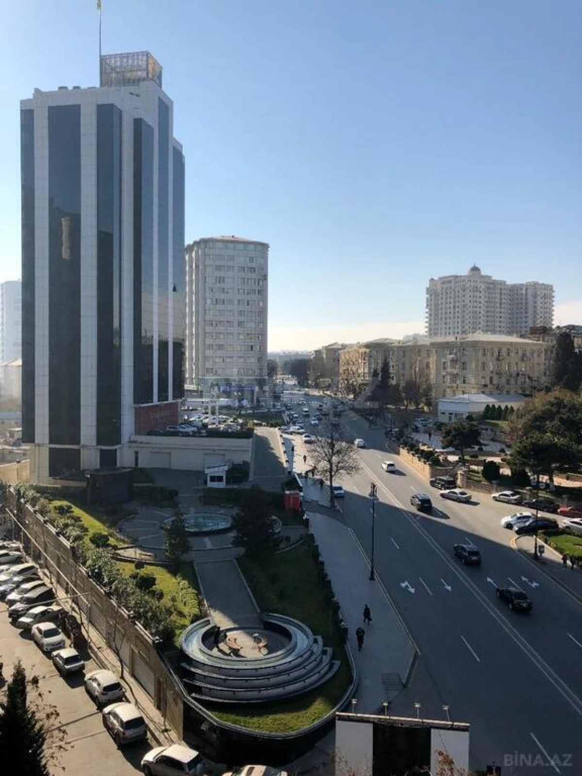 Satılır 4 otaqlı mənzil 111 m²