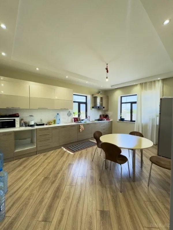 Satılır 4 otaqlı həyət evi 320 m²