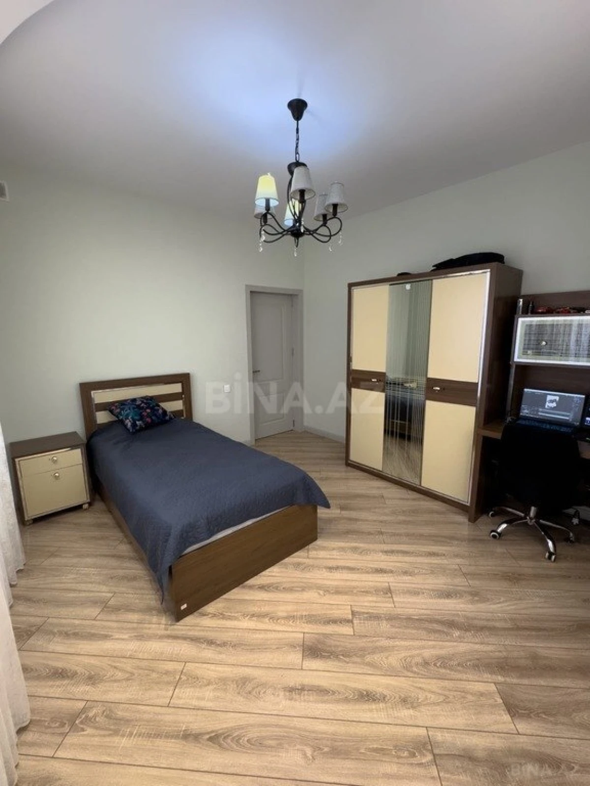 Satılır 4 otaqlı həyət evi 320 m²
