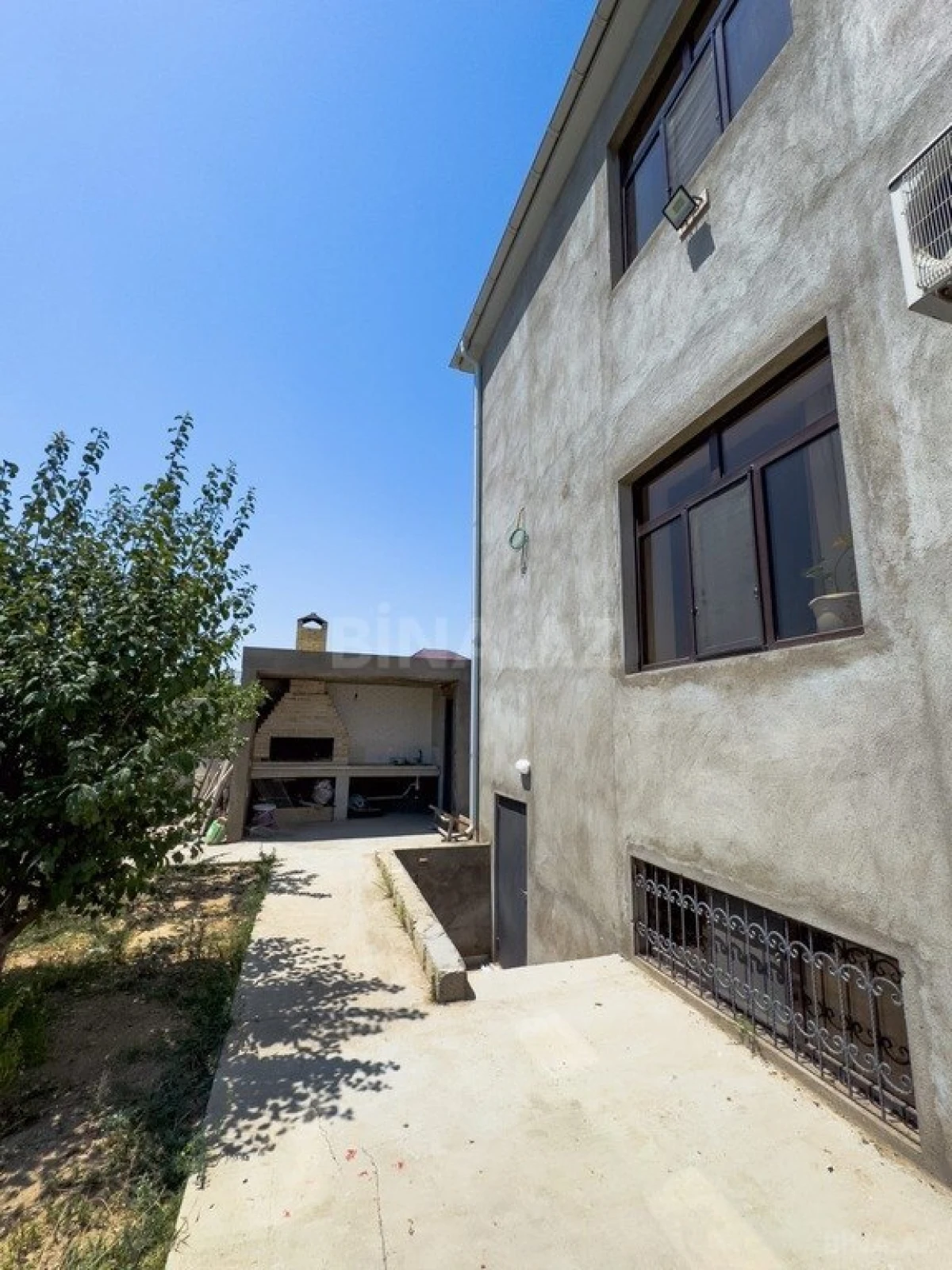 Satılır 4 otaqlı həyət evi 320 m²