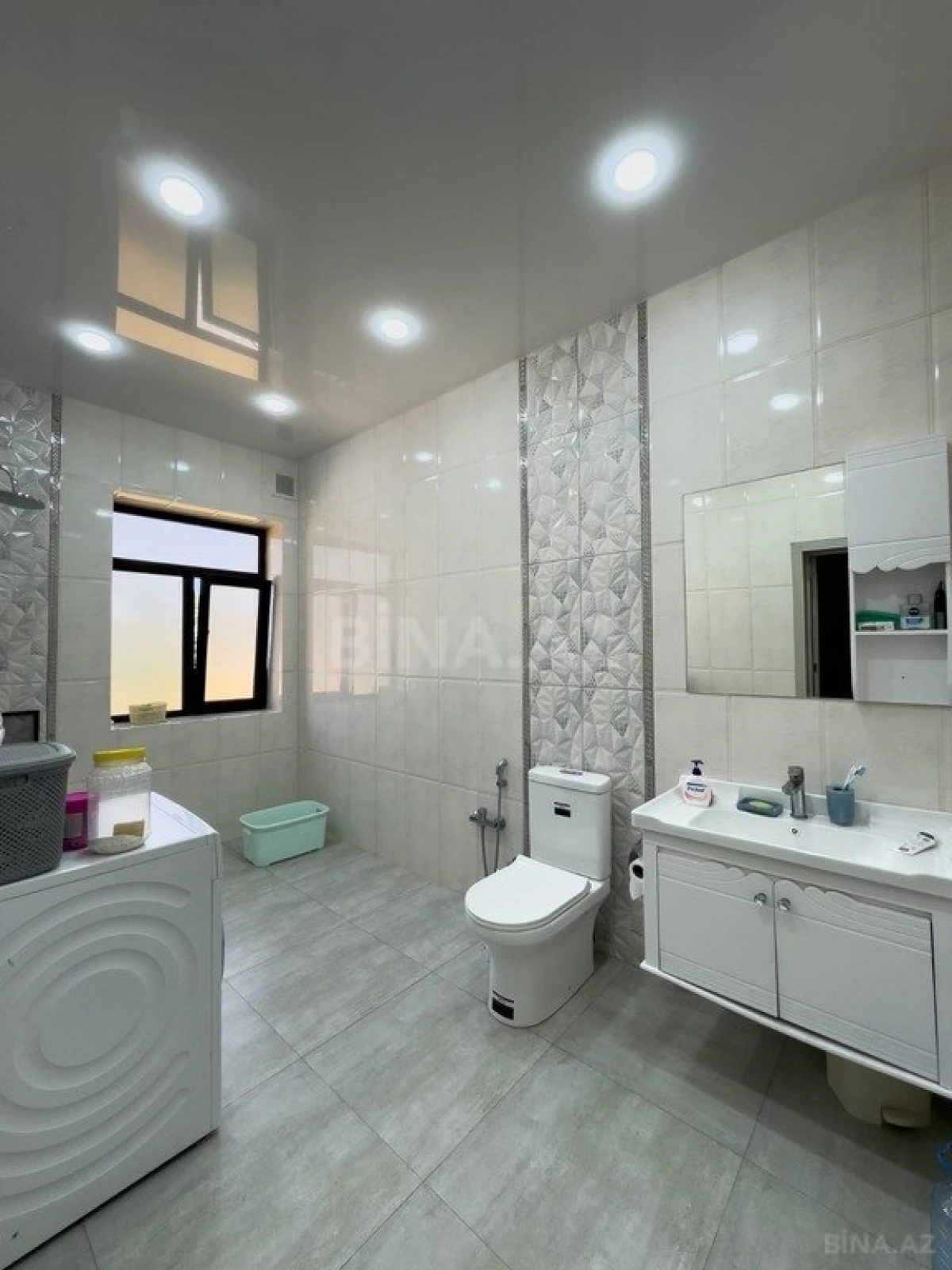 Satılır 4 otaqlı həyət evi 320 m²