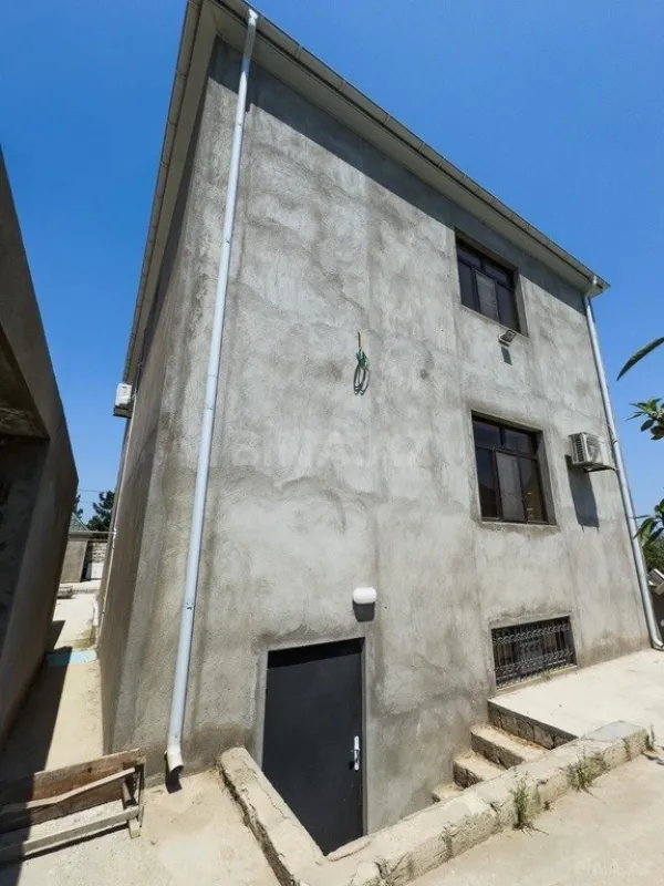 Satılır 4 otaqlı həyət evi 320 m²
