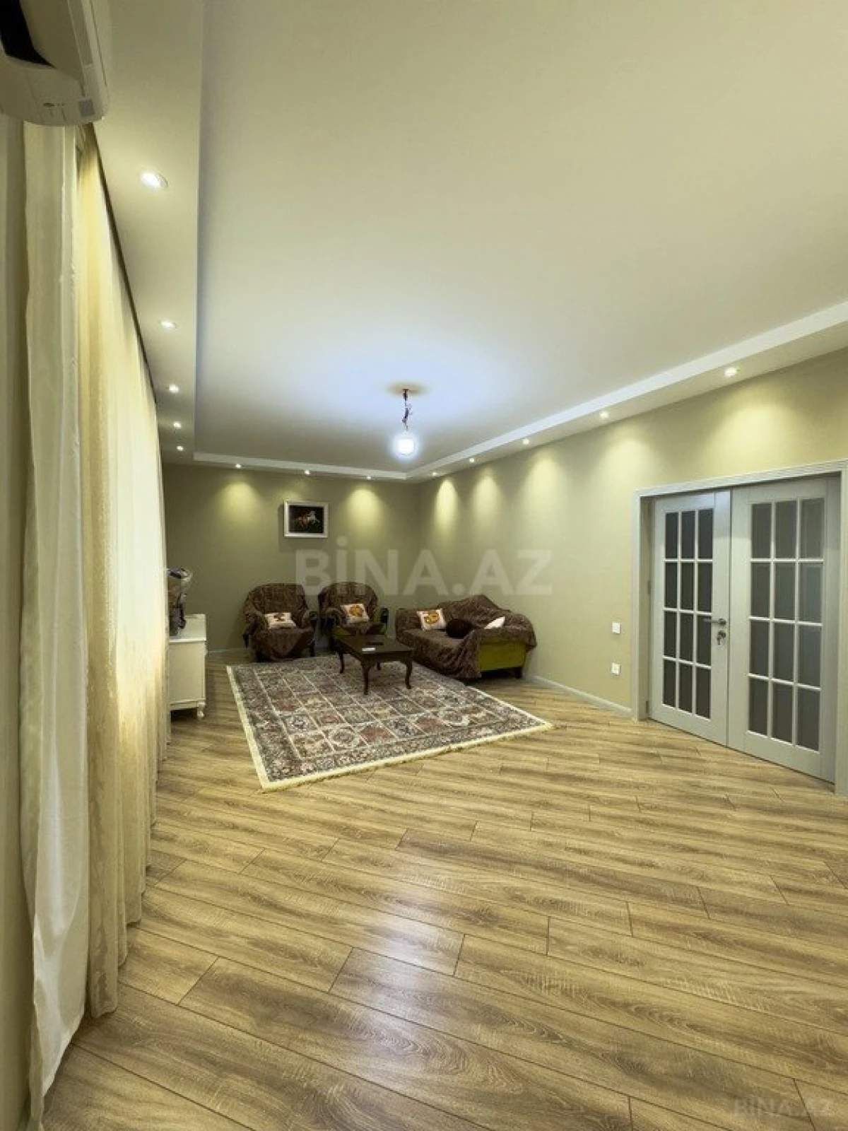 Satılır 4 otaqlı həyət evi 320 m²
