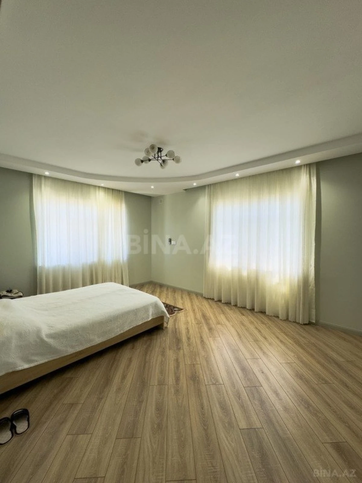Satılır 4 otaqlı həyət evi 320 m²