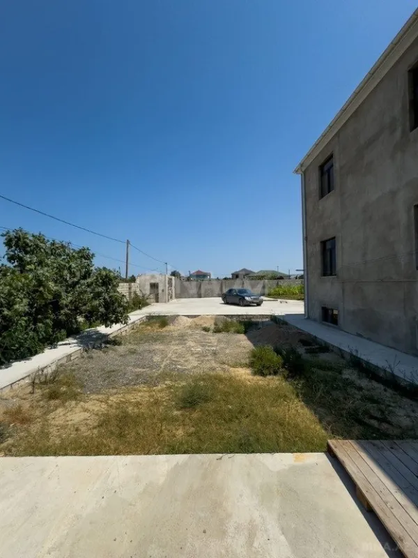 Satılır 4 otaqlı həyət evi 320 m²