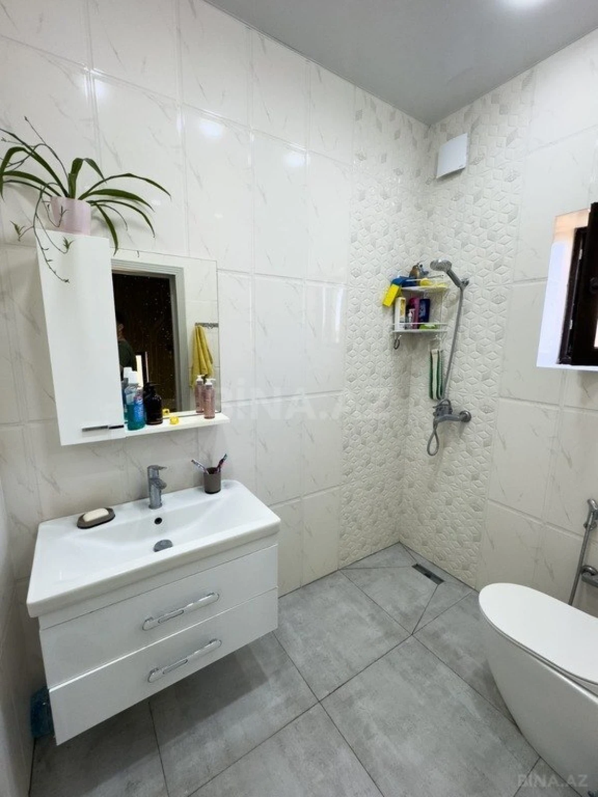 Satılır 4 otaqlı həyət evi 320 m²